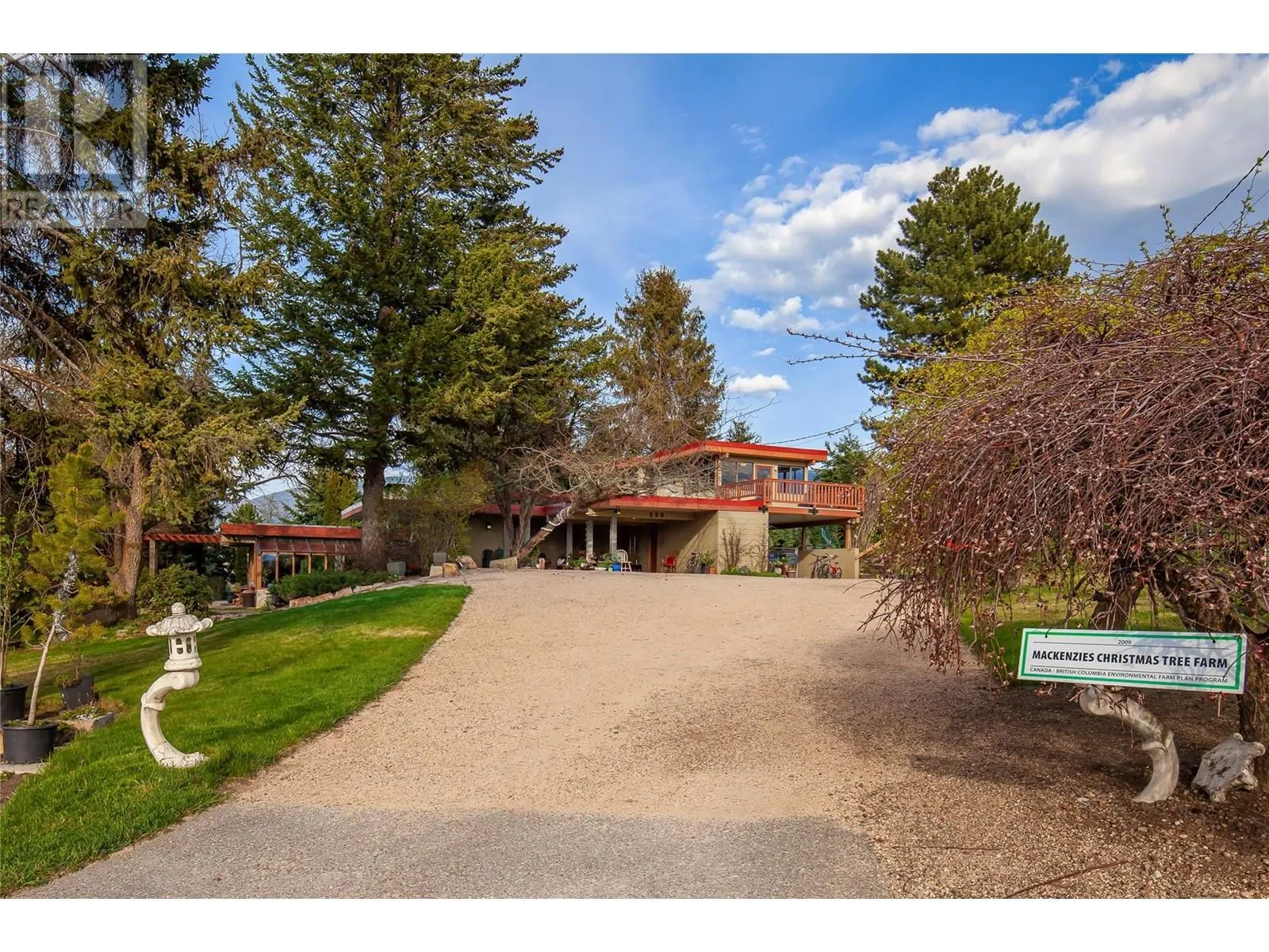 239 Stepping Stones Crescent
