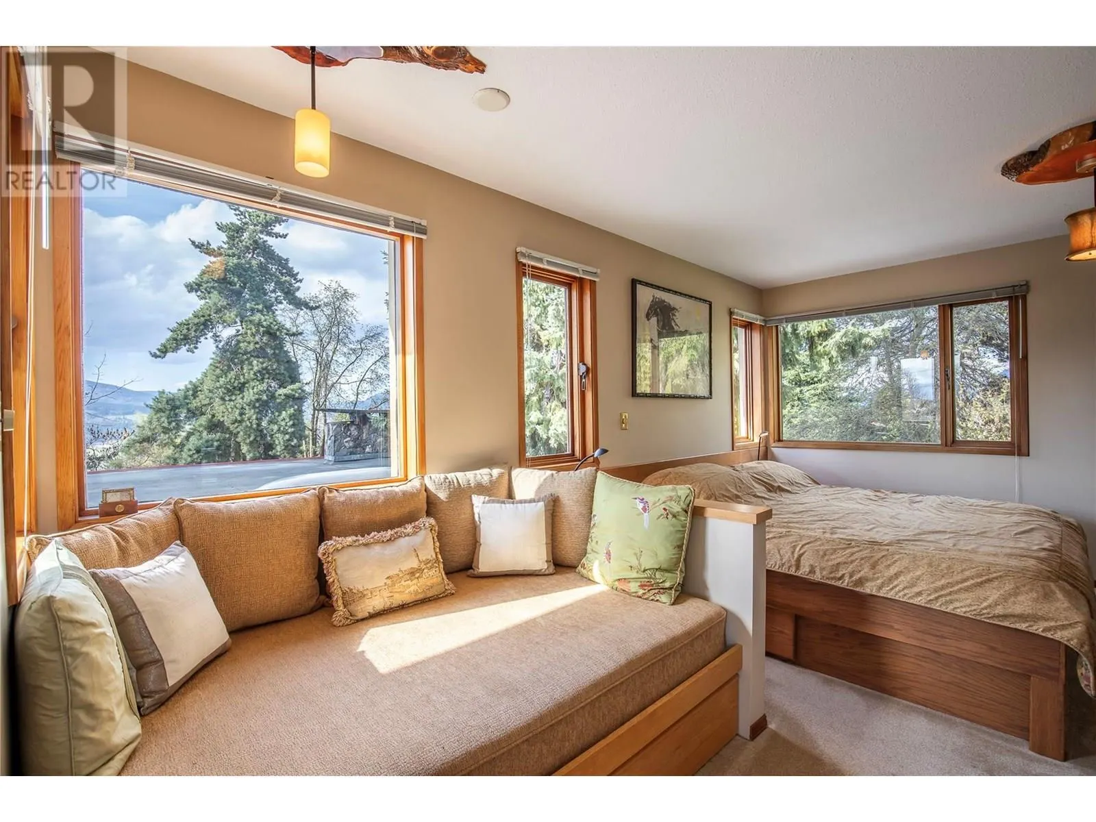 239 Stepping Stones Crescent