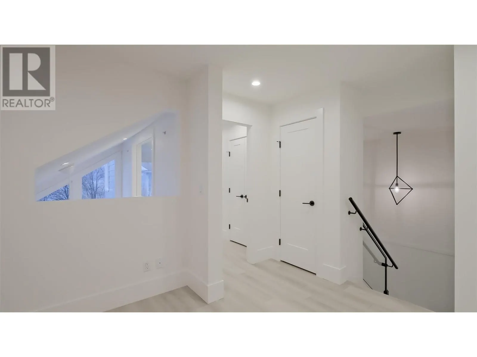 3040 Landry Crescent