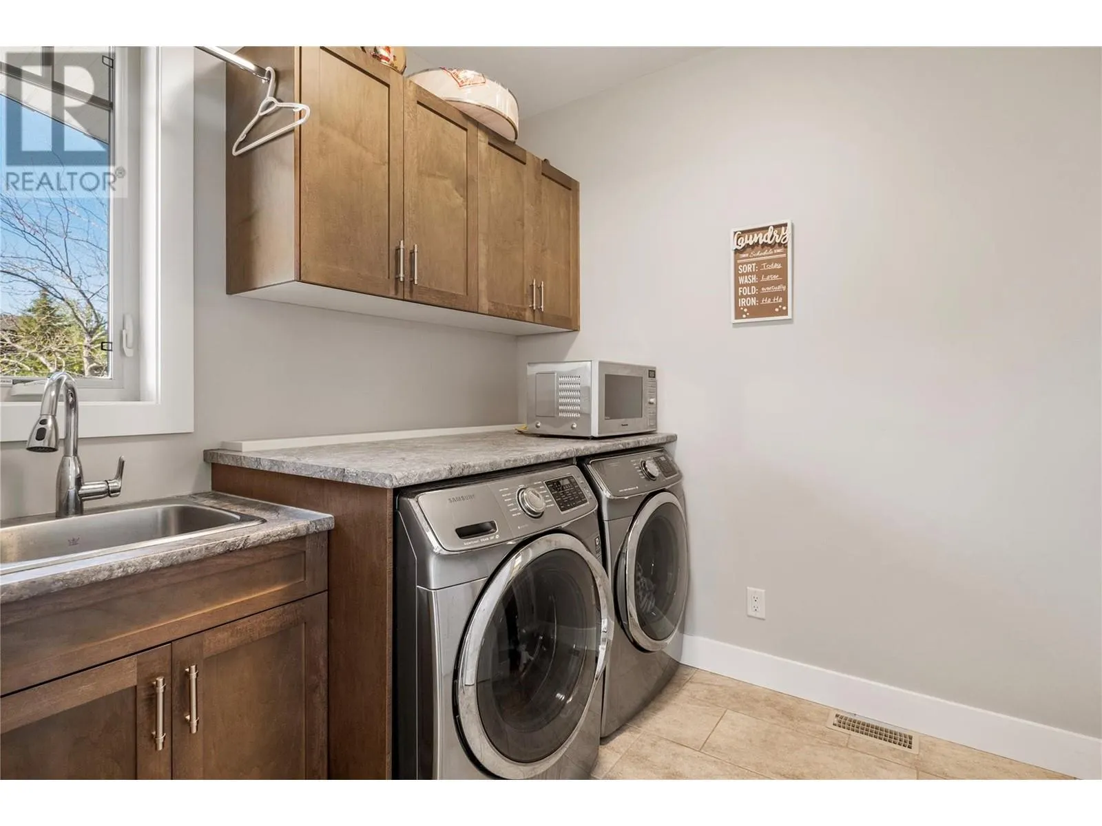 1852 Split Rail Place