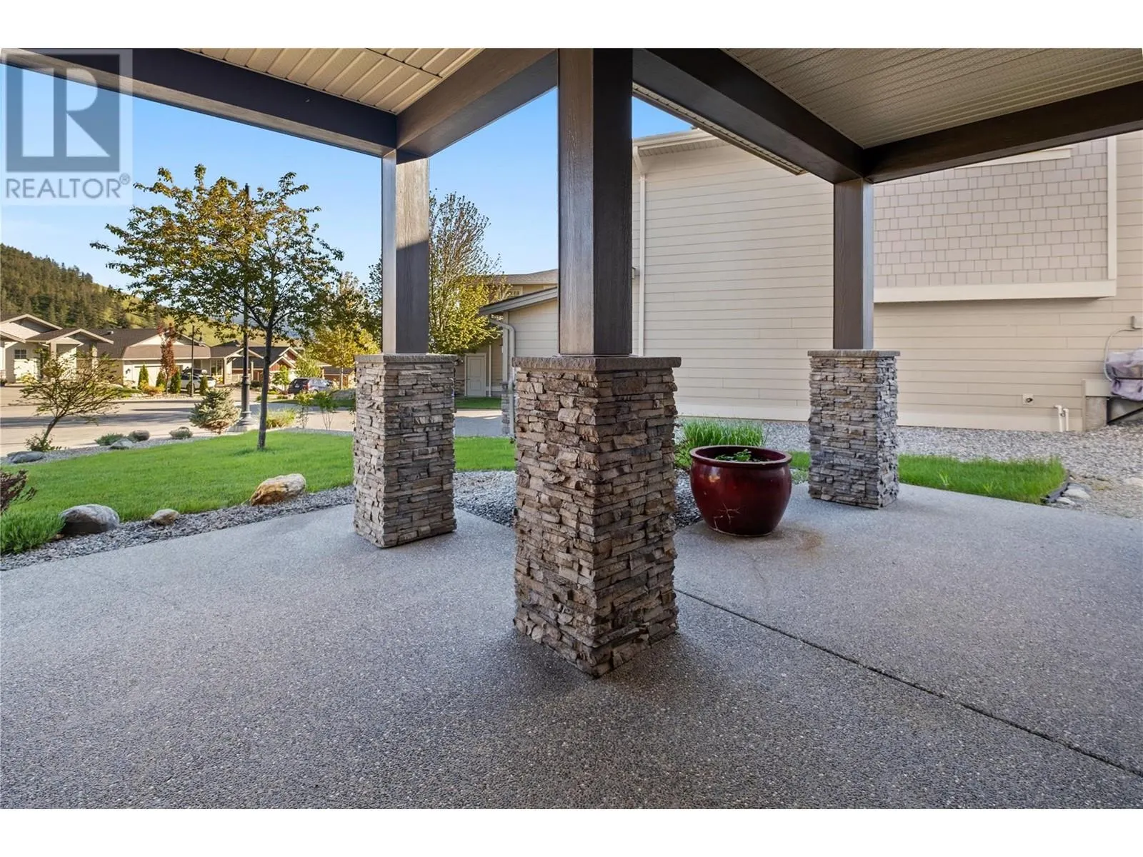 1852 Split Rail Place