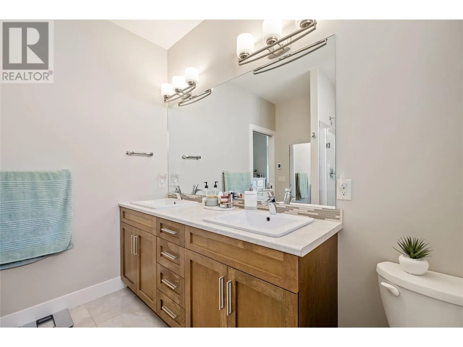 1852 Split Rail Place