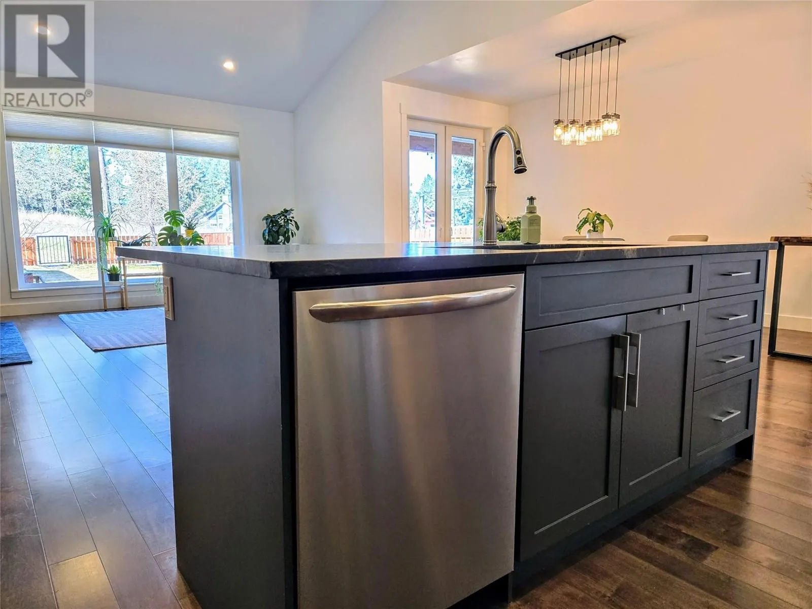 1889 FOXWOOD Trail