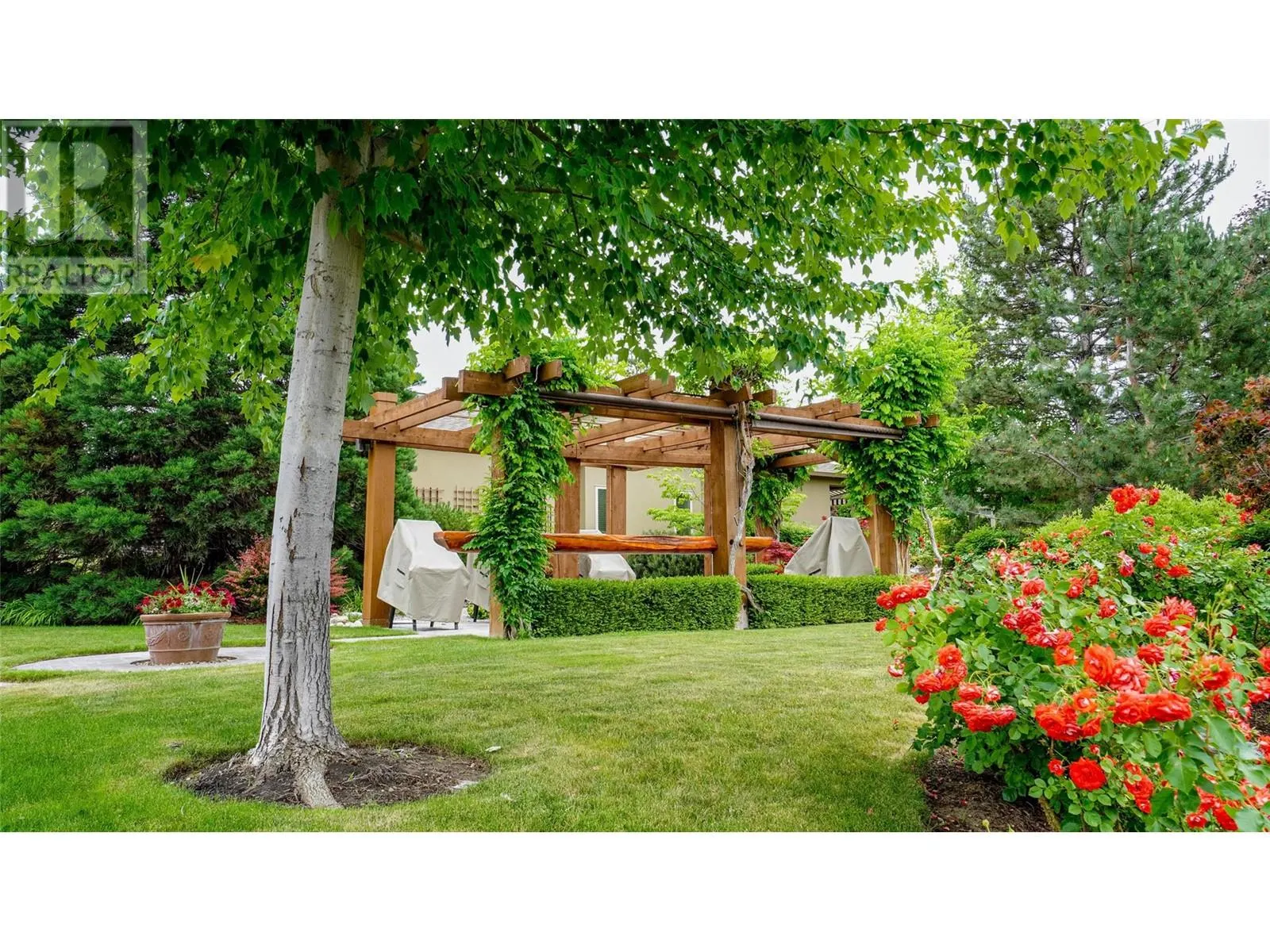 6833 MEADOWS Drive Unit# 7