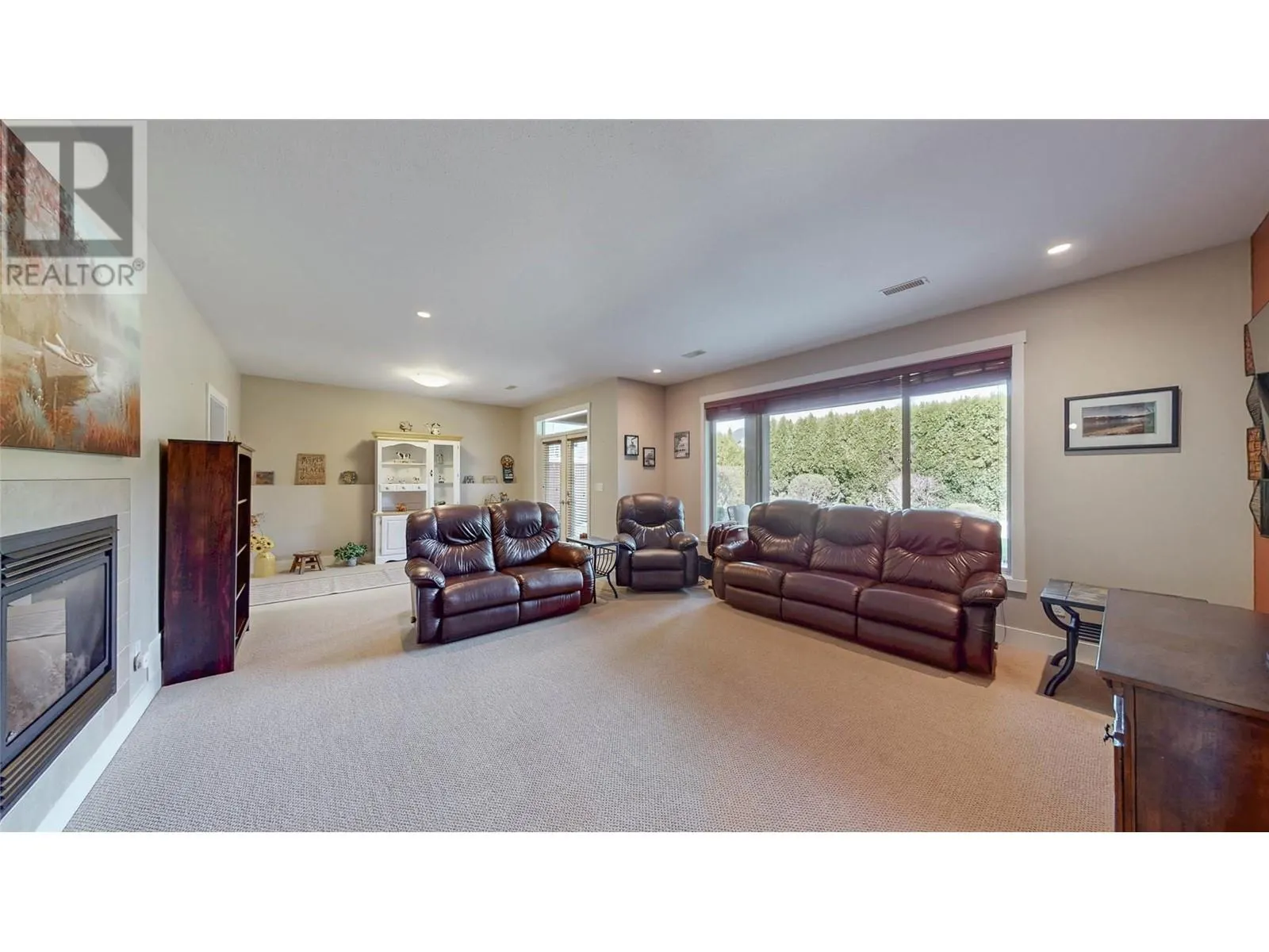 6833 MEADOWS Drive Unit# 7