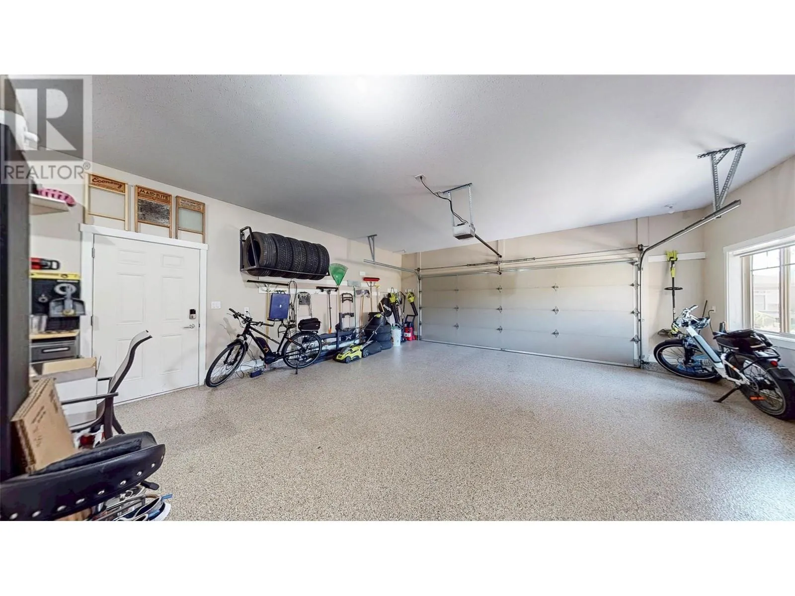 6833 MEADOWS Drive Unit# 7