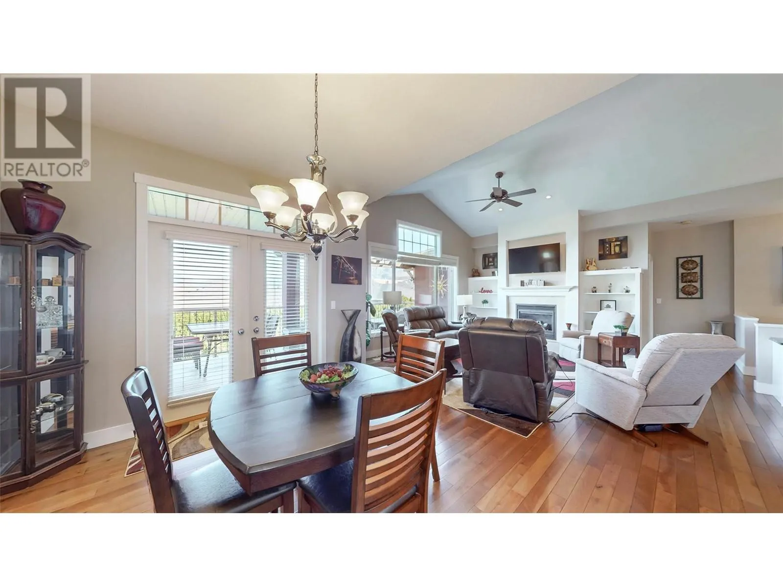 6833 MEADOWS Drive Unit# 7