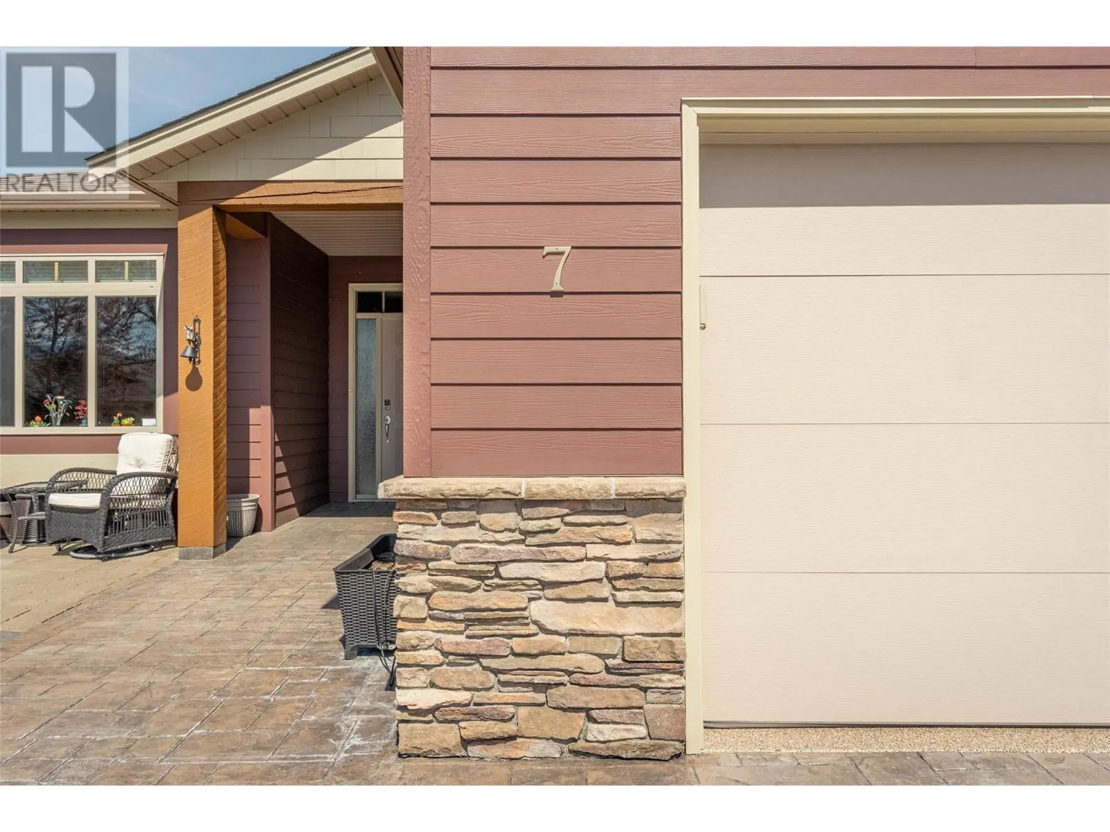 6833 MEADOWS Drive Unit# 7
