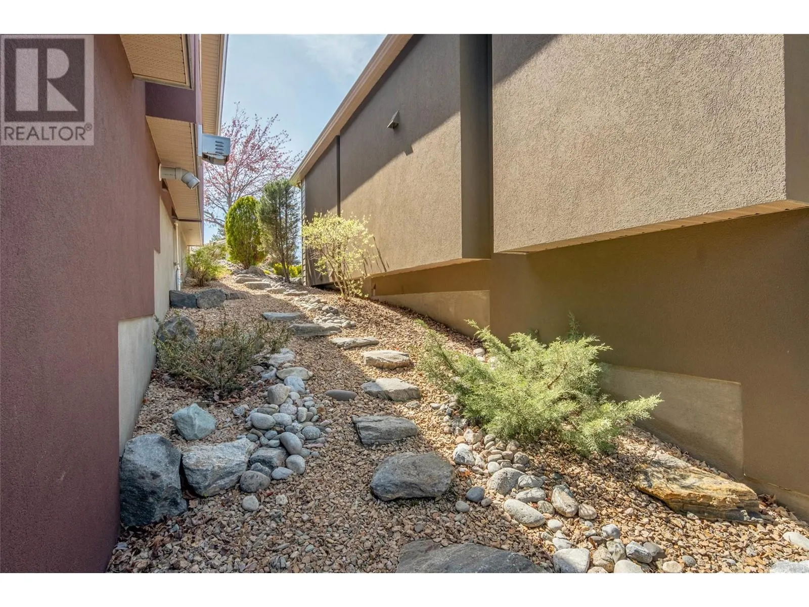6833 MEADOWS Drive Unit# 7