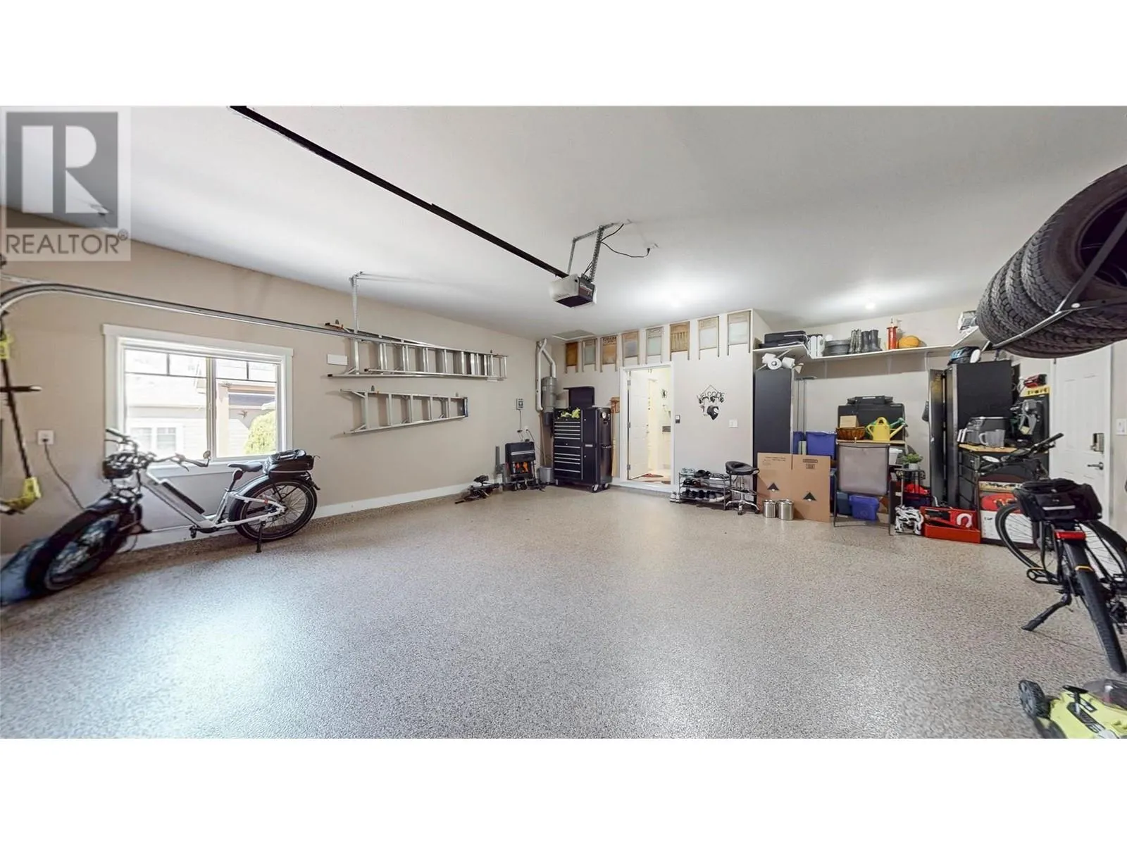 6833 MEADOWS Drive Unit# 7