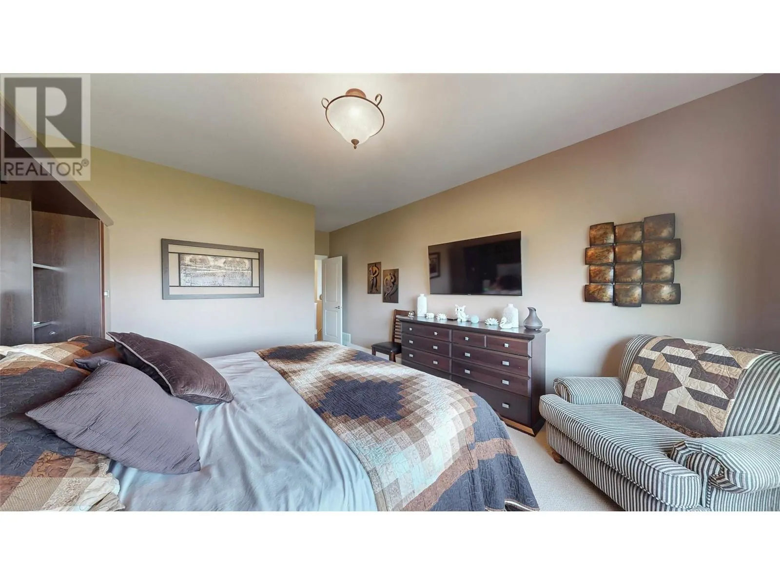 6833 MEADOWS Drive Unit# 7