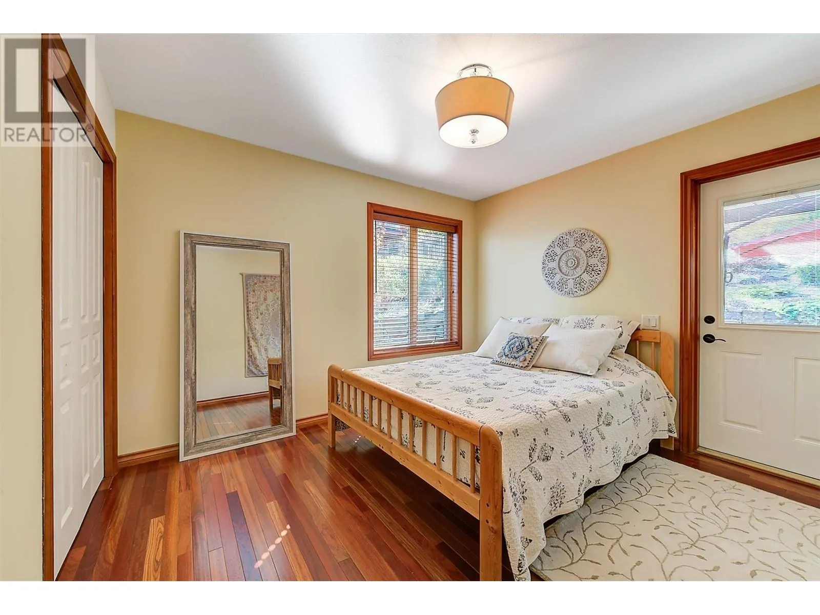 5259 Chute Lake Road