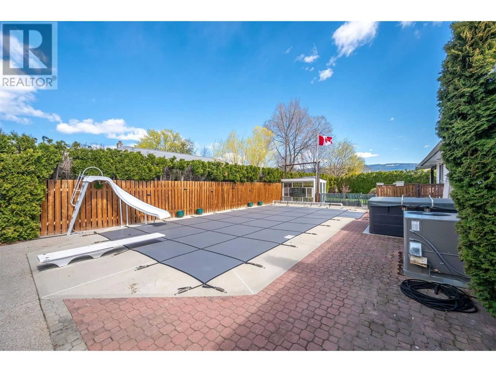 9538 Robson Crescent
