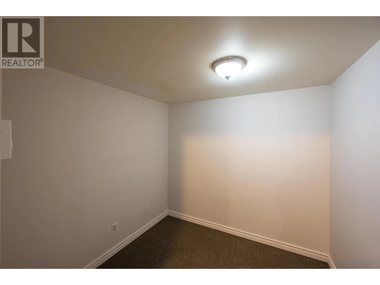 9538 Robson Crescent