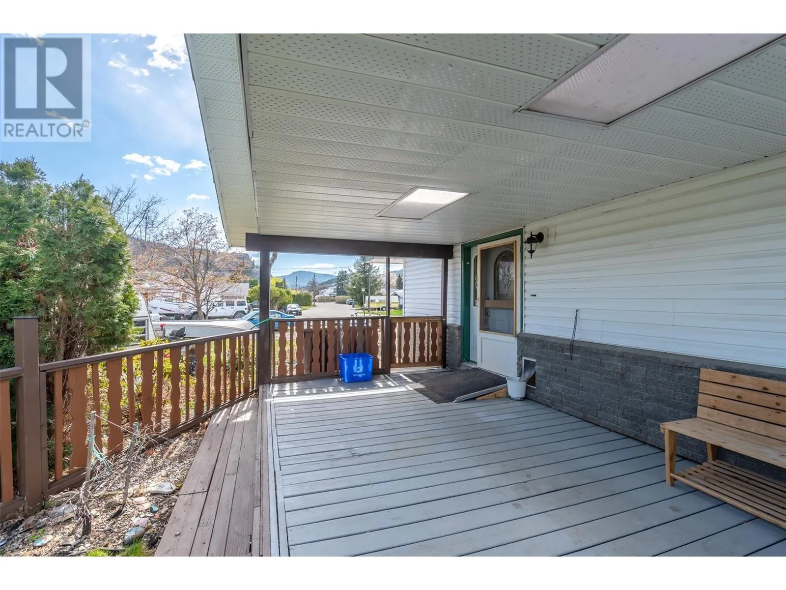 9538 Robson Crescent