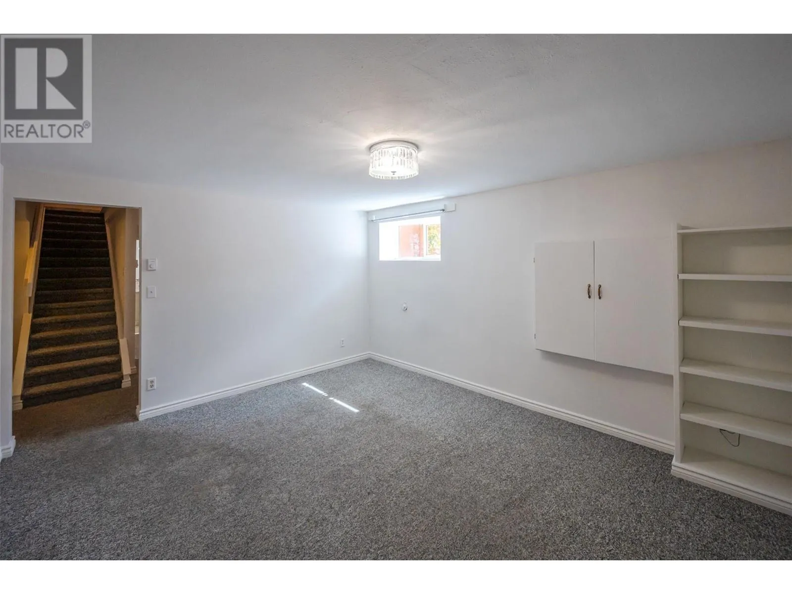 9538 Robson Crescent
