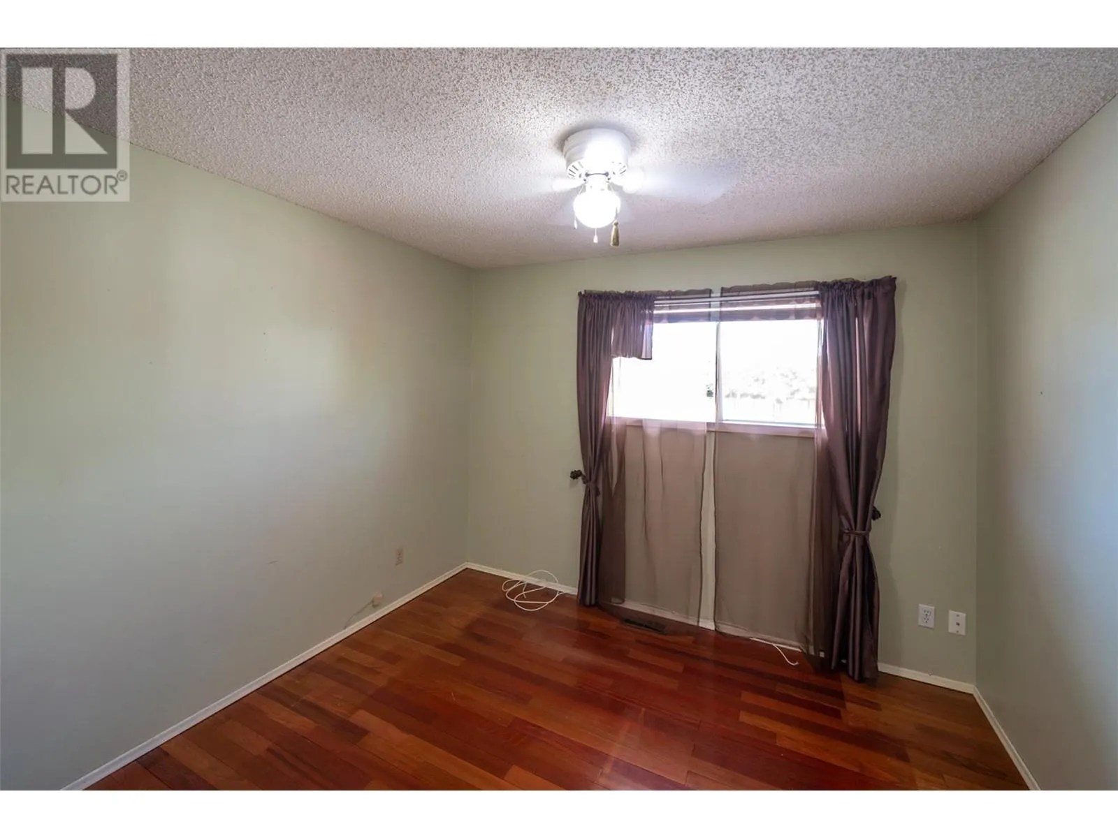 9538 Robson Crescent