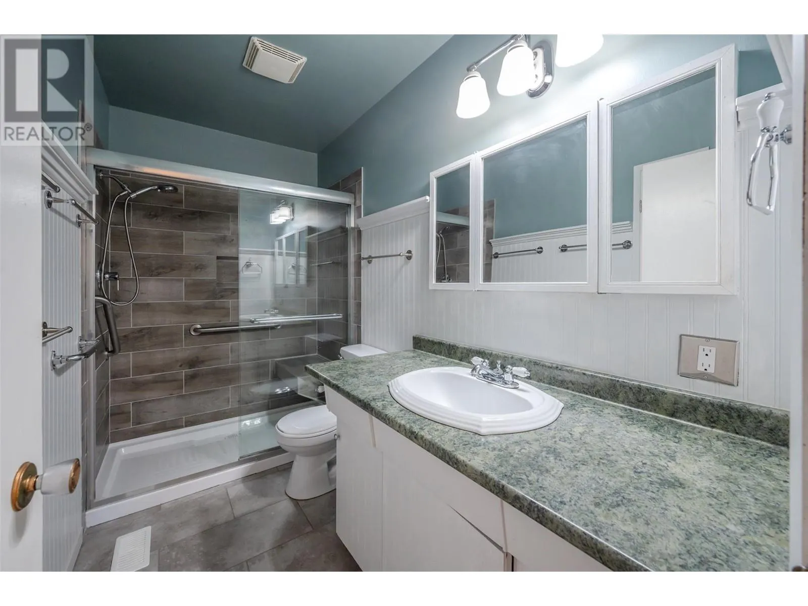 9538 Robson Crescent