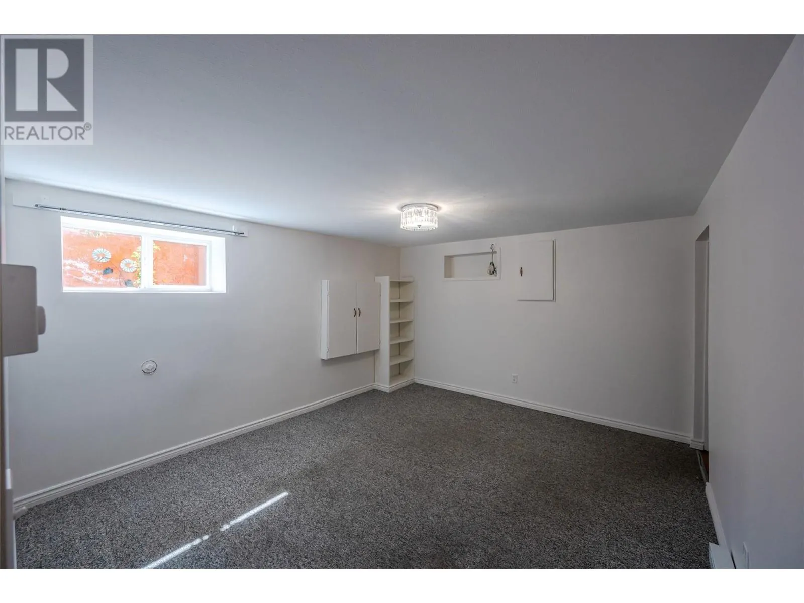 9538 Robson Crescent