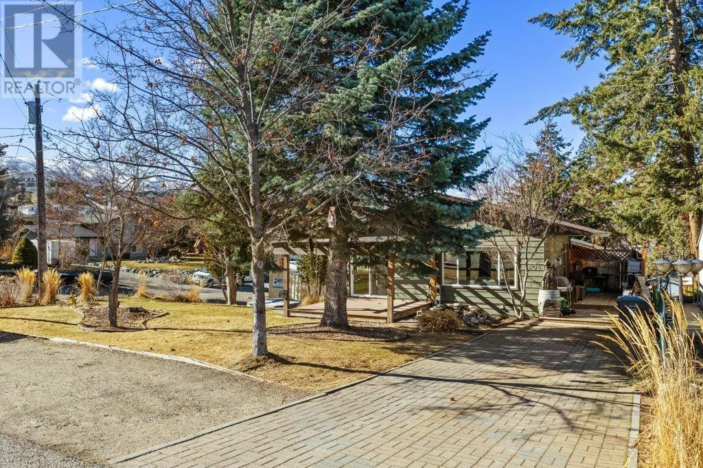 504 Stanley Crescent