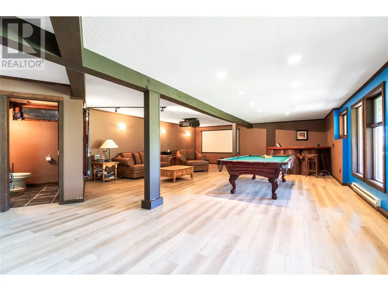1703 Hillier Road