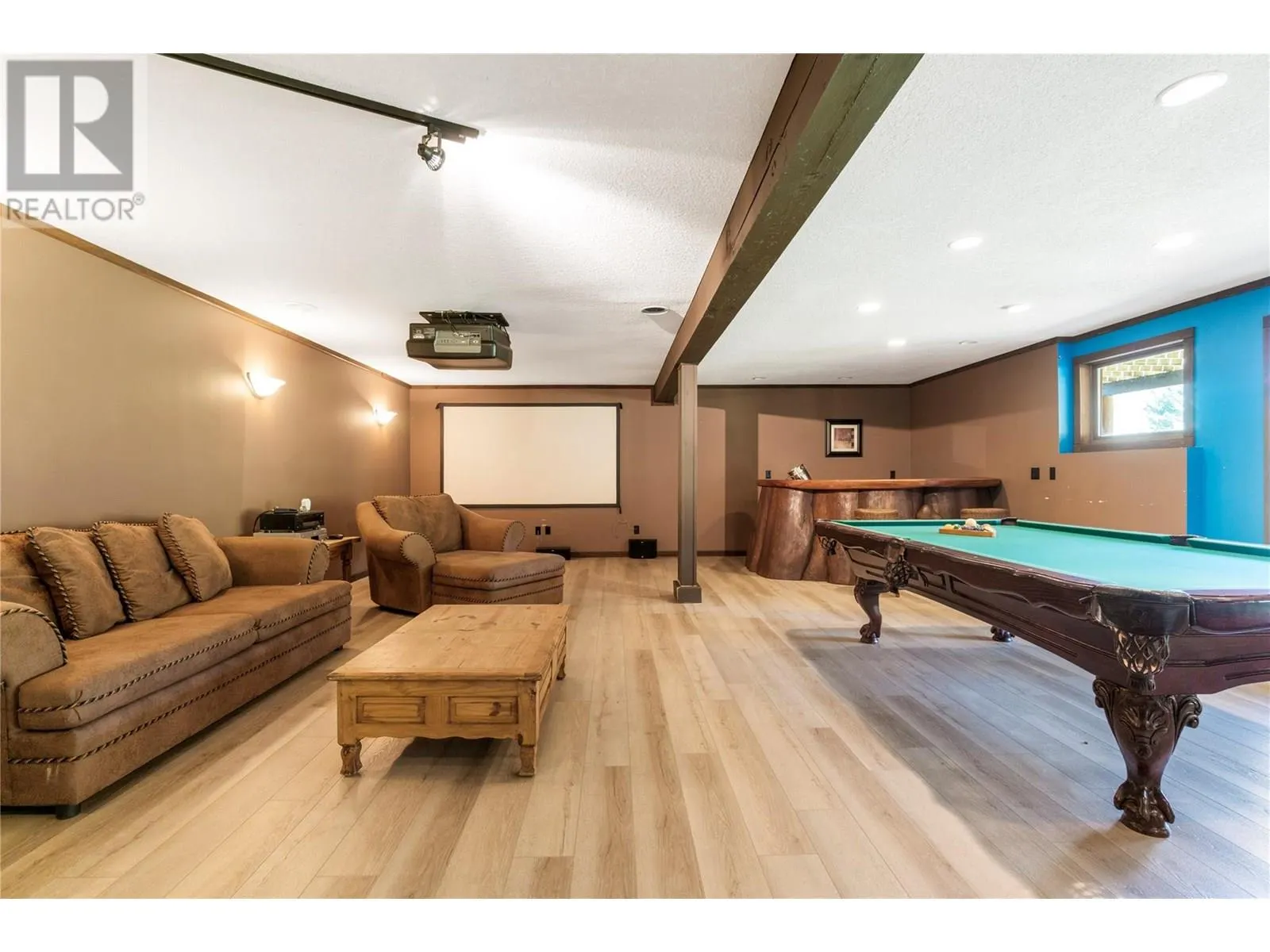 1703 Hillier Road