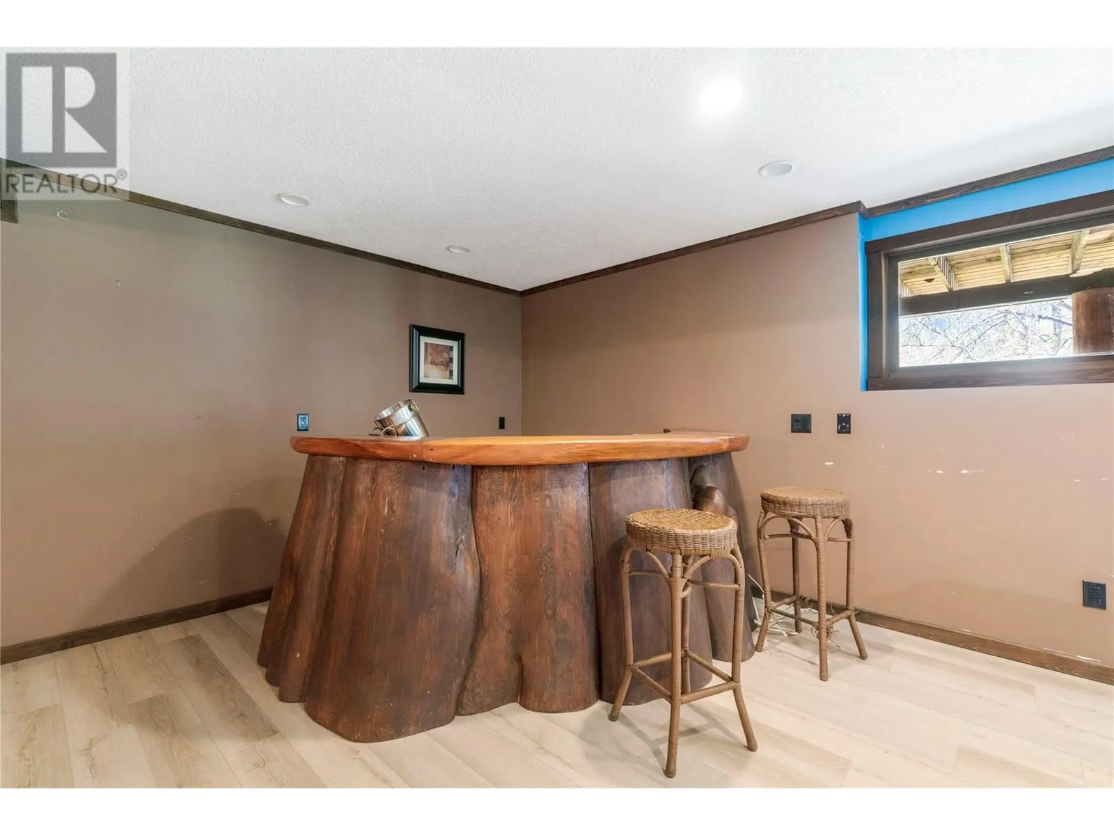 1703 Hillier Road