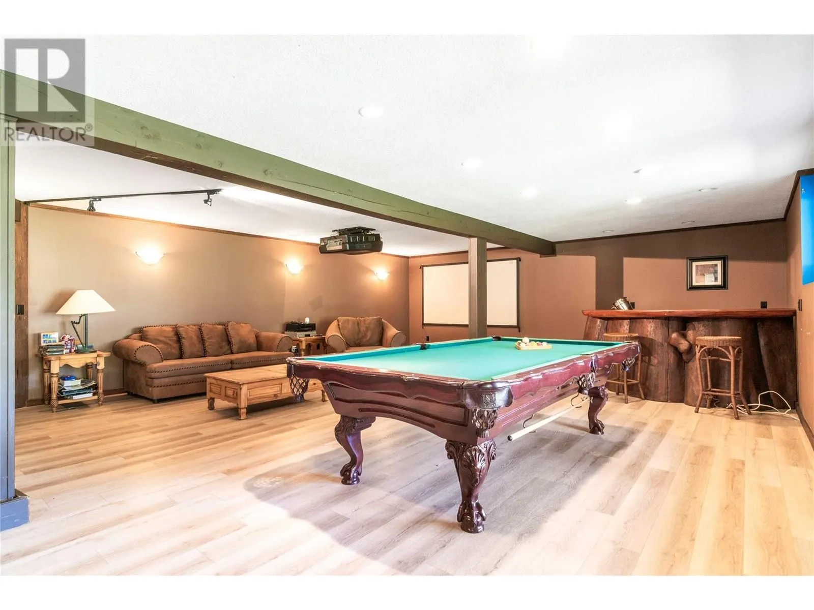1703 Hillier Road