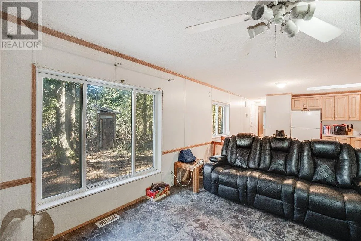 8751 Highway 6