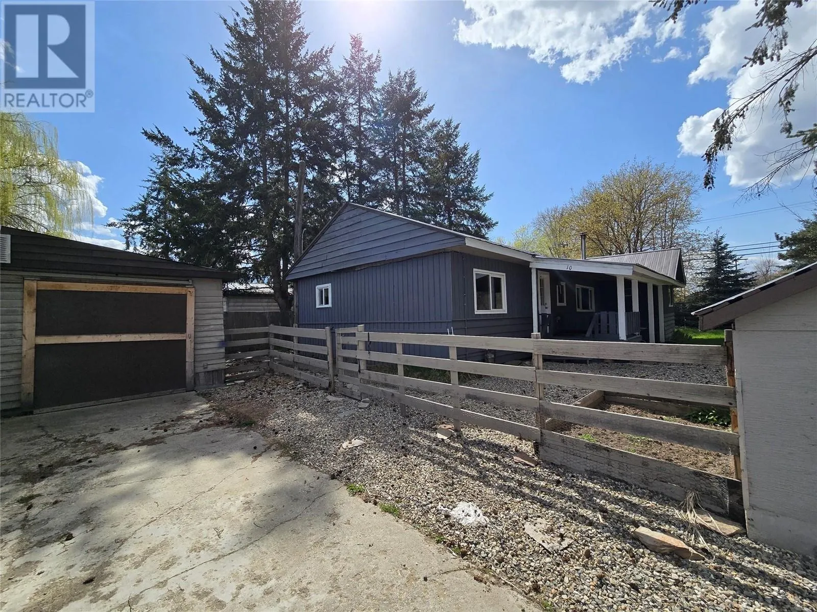 10 Bloom Road