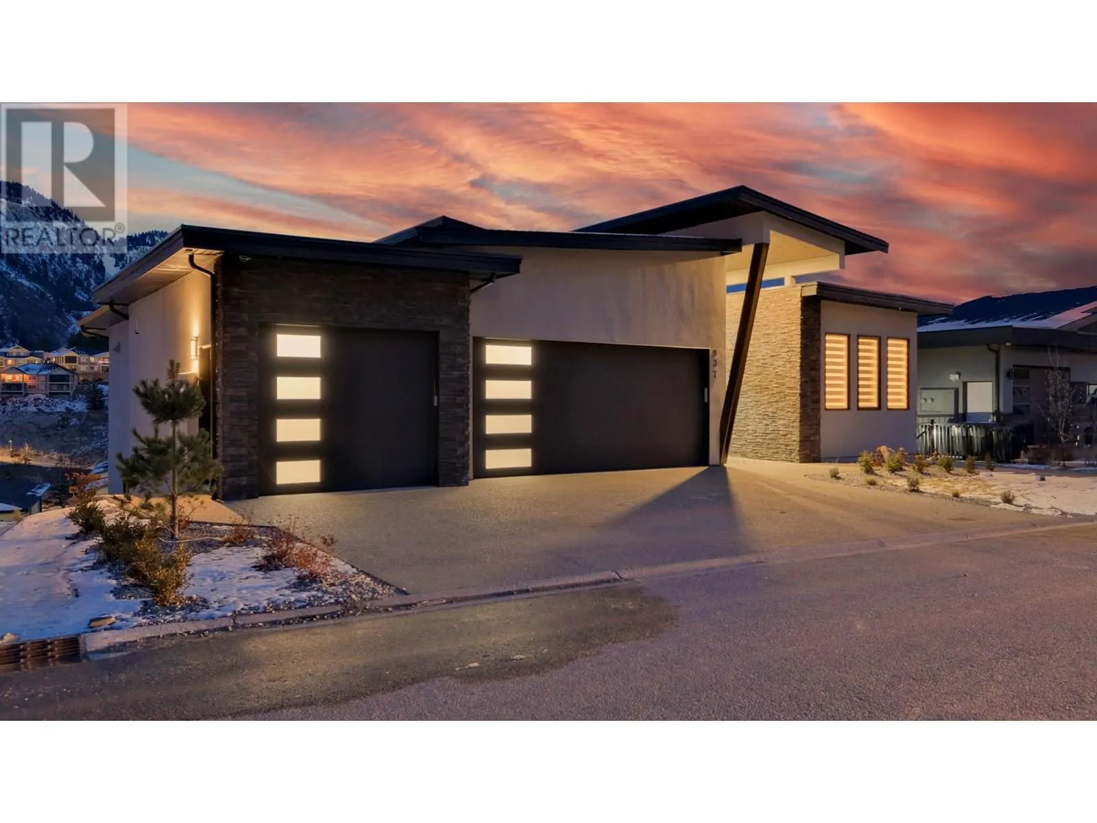 937 Royal Troon Lane