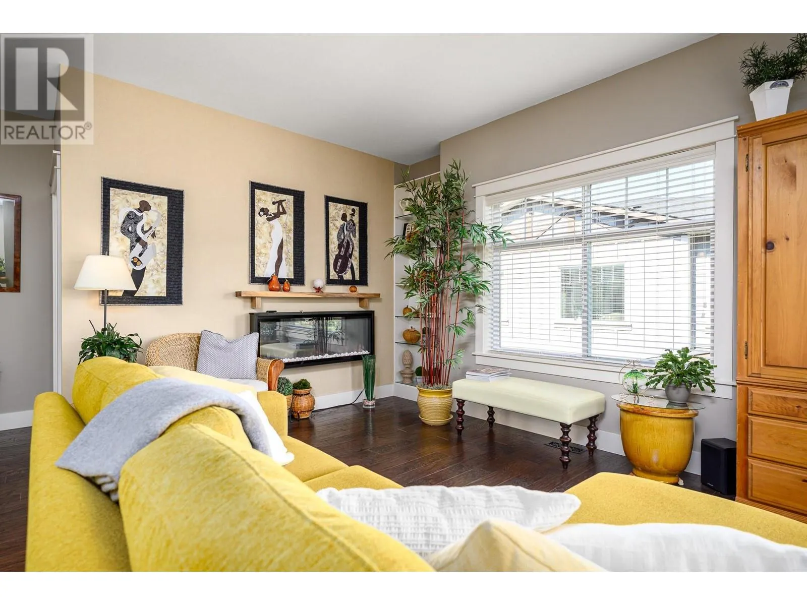 3606 25 Avenue Unit# 101