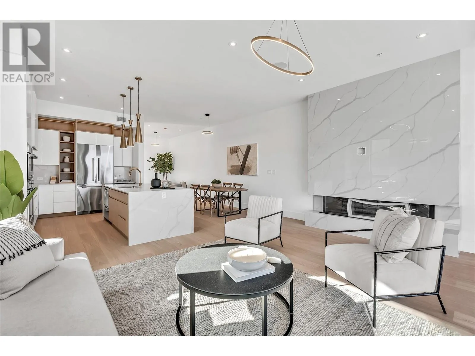 602 Lakeshore Drive Unit# 201