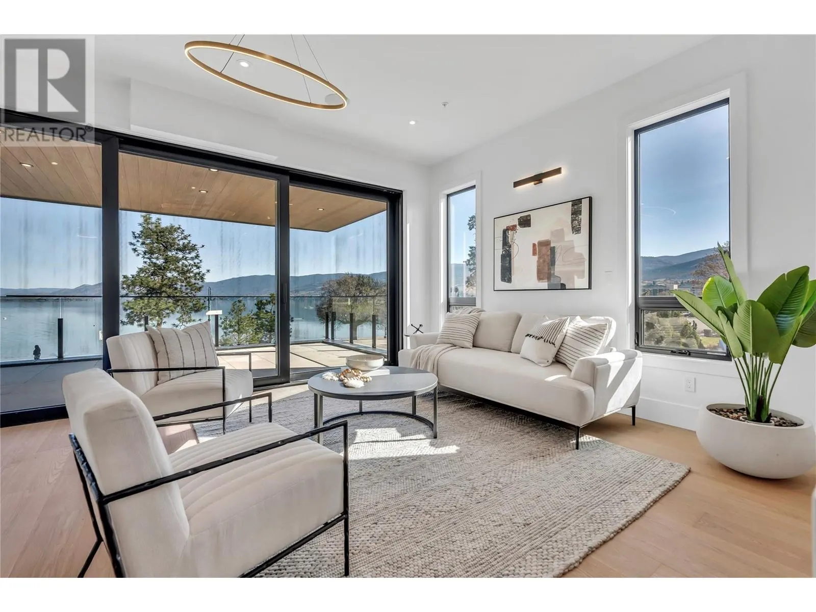602 Lakeshore Drive Unit# 201