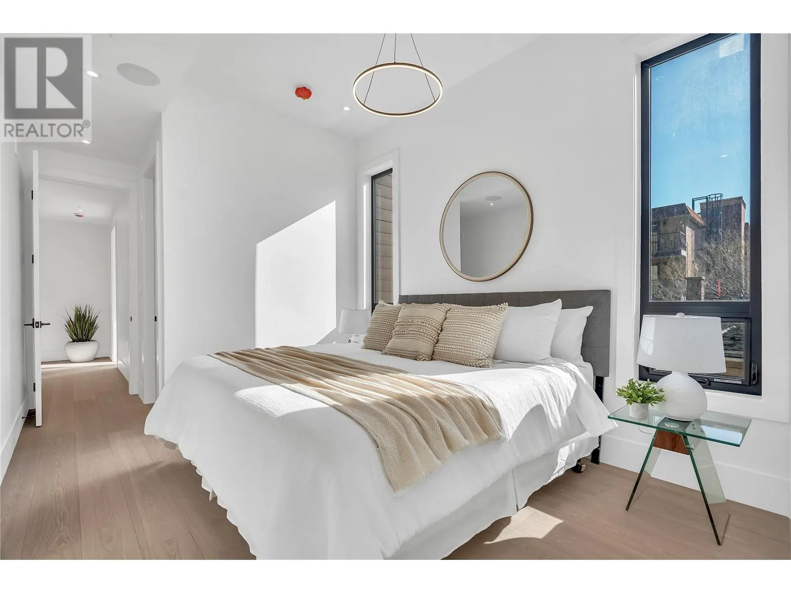 602 Lakeshore Drive Unit# 201
