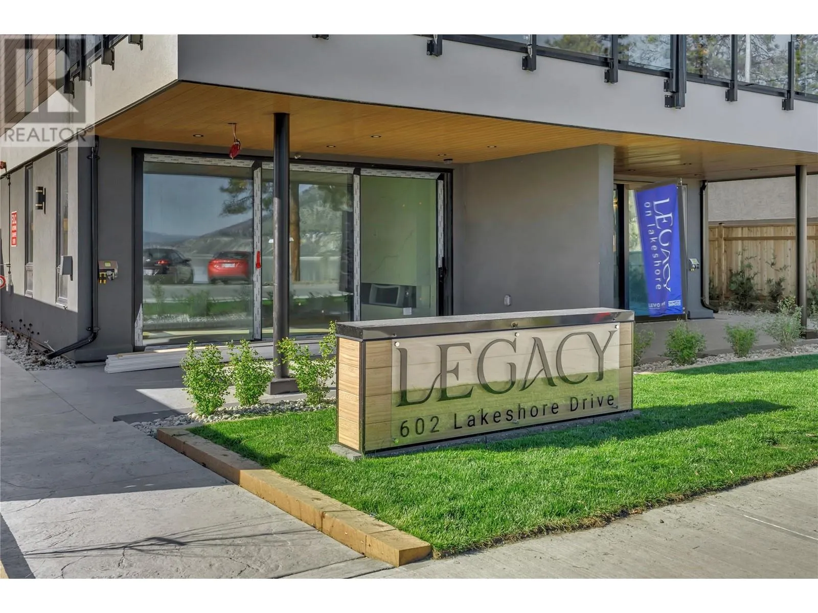 602 Lakeshore Drive Unit# 201