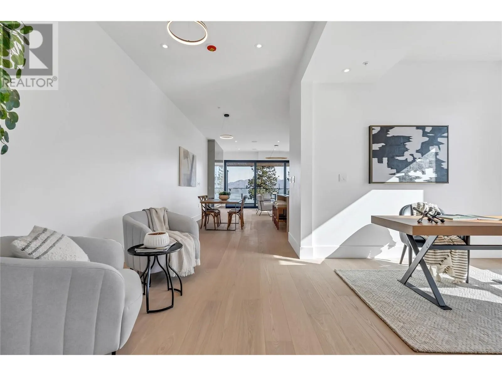602 Lakeshore Drive Unit# 201