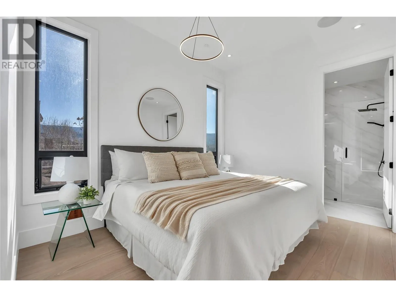 602 Lakeshore Drive Unit# 201