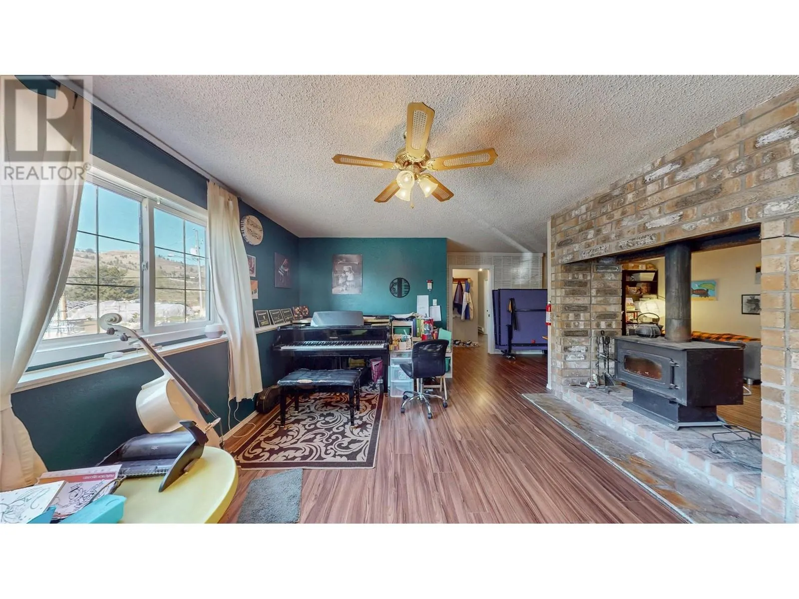 6743 Meadows Drive