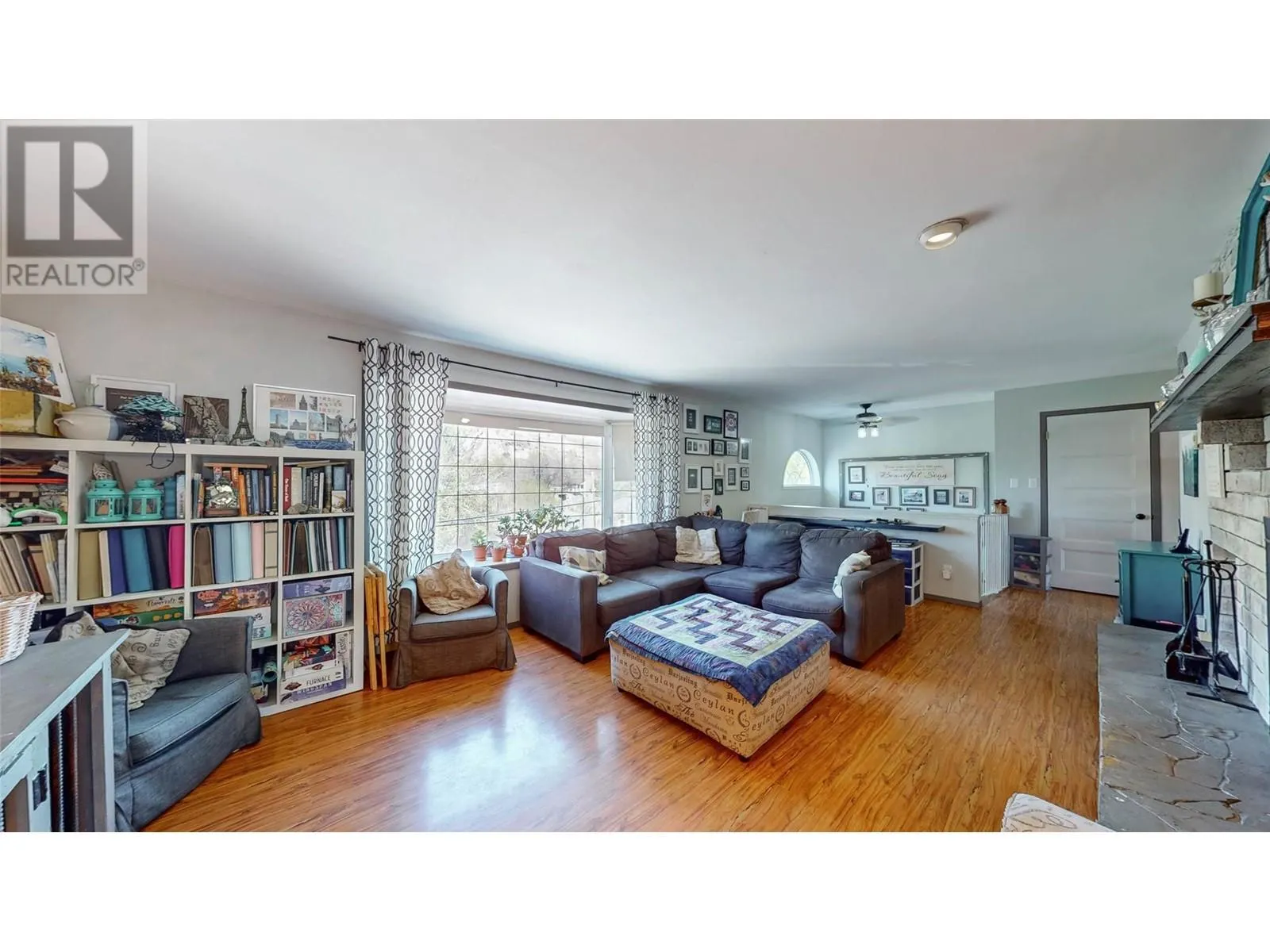 6743 Meadows Drive