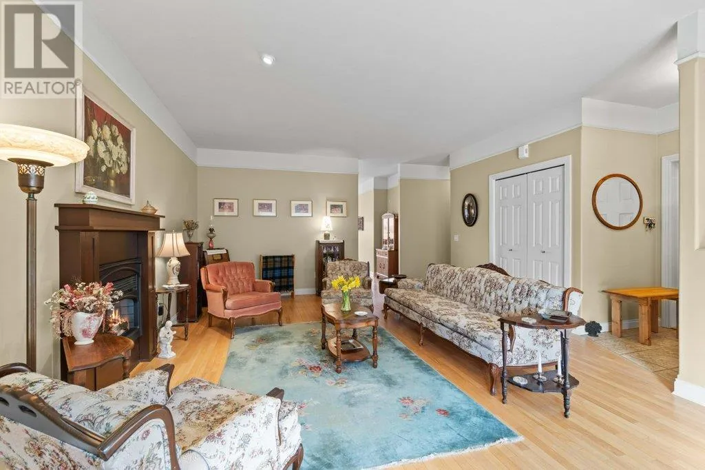 881 16 Street NE Unit# 7