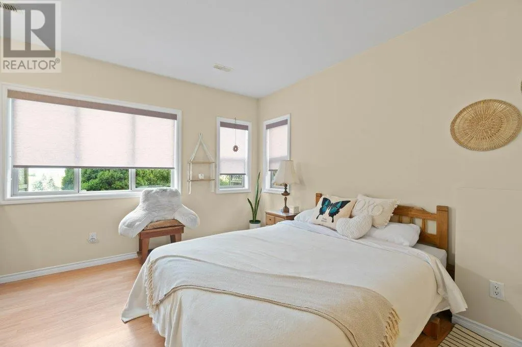 881 16 Street NE Unit# 7