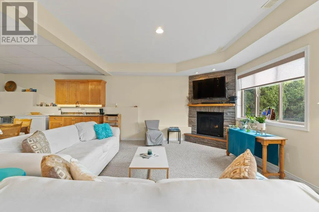 881 16 Street NE Unit# 7