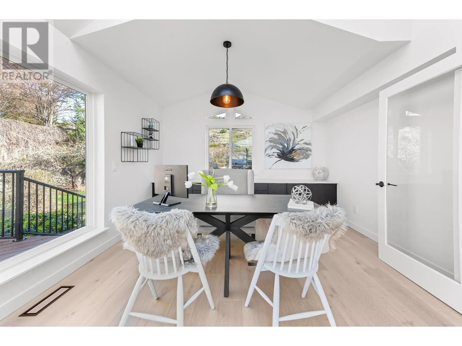 5538 Lakeshore Road