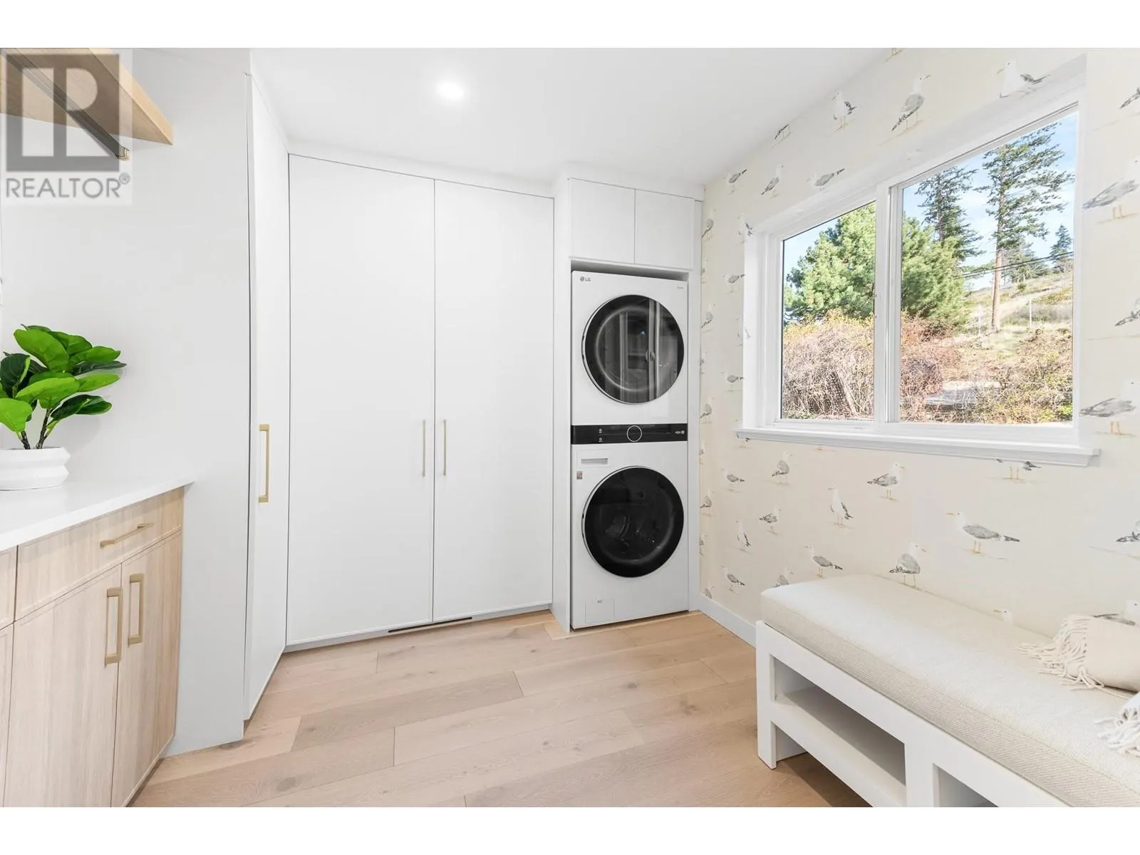 5538 Lakeshore Road