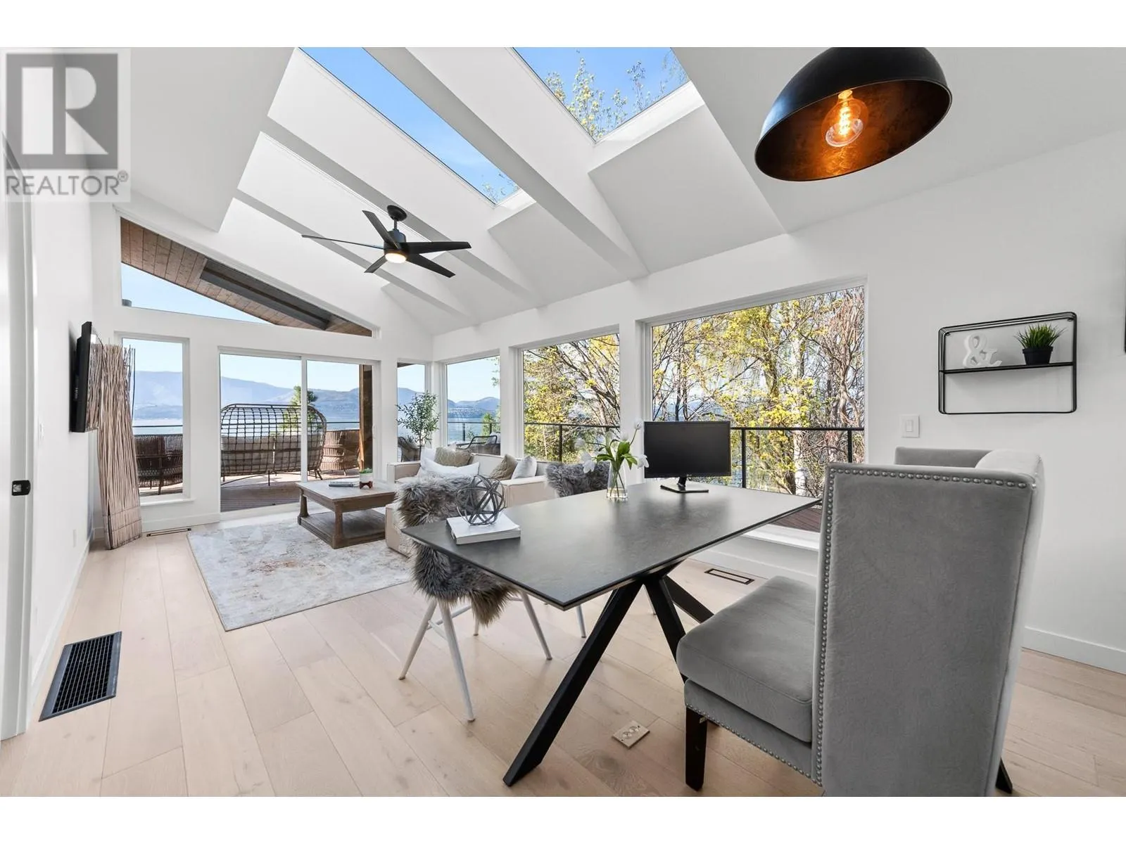 5538 Lakeshore Road