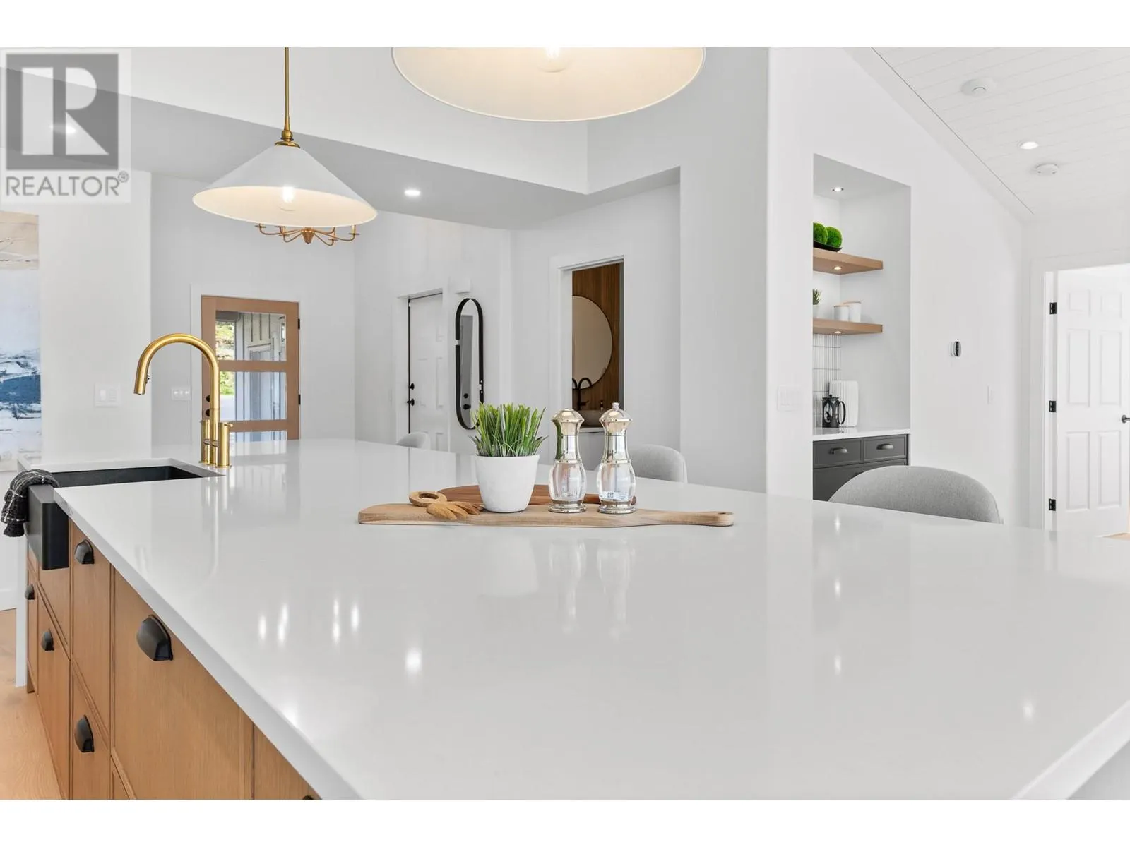 5538 Lakeshore Road