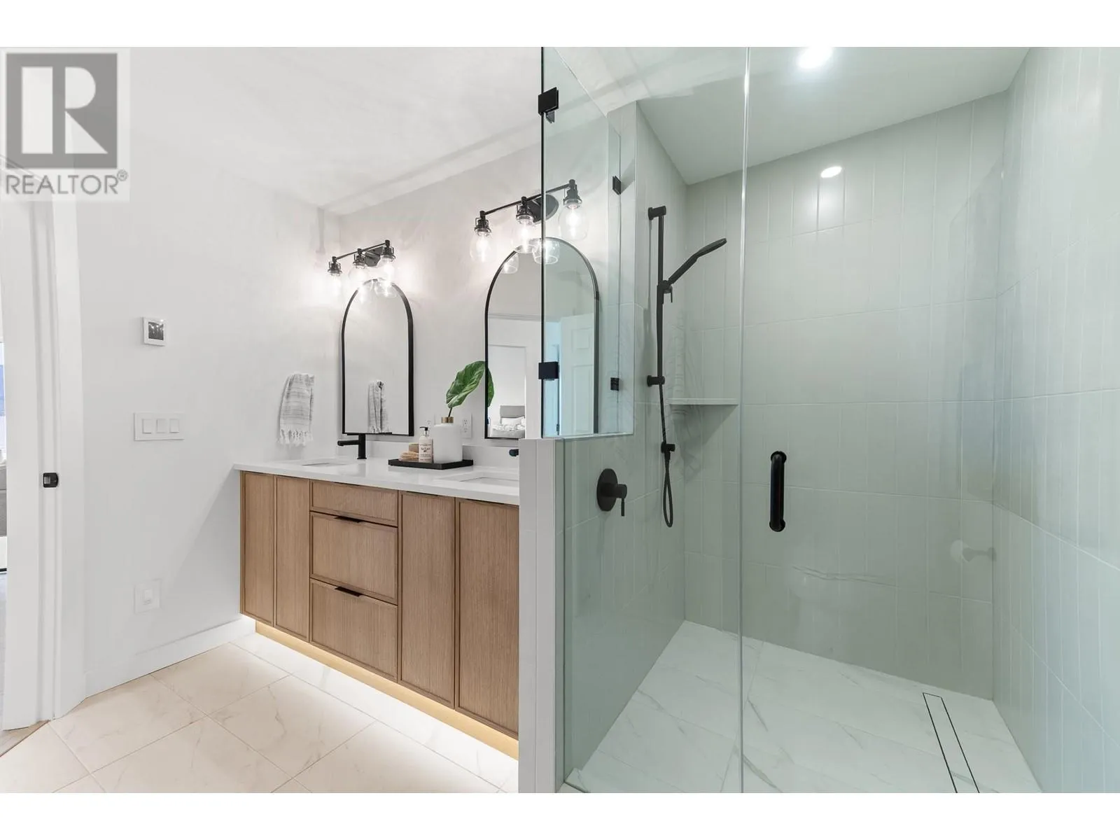 5538 Lakeshore Road