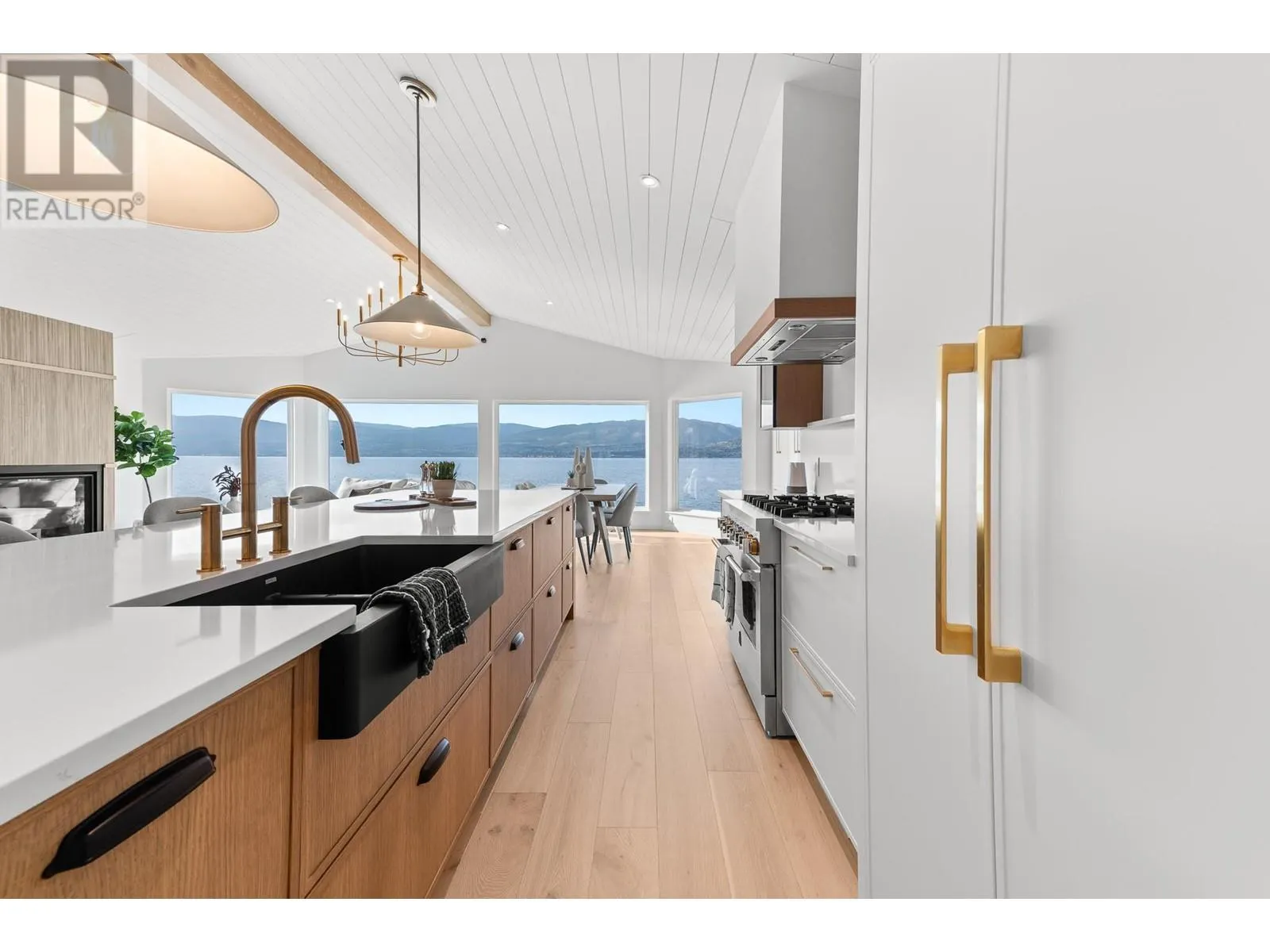 5538 Lakeshore Road