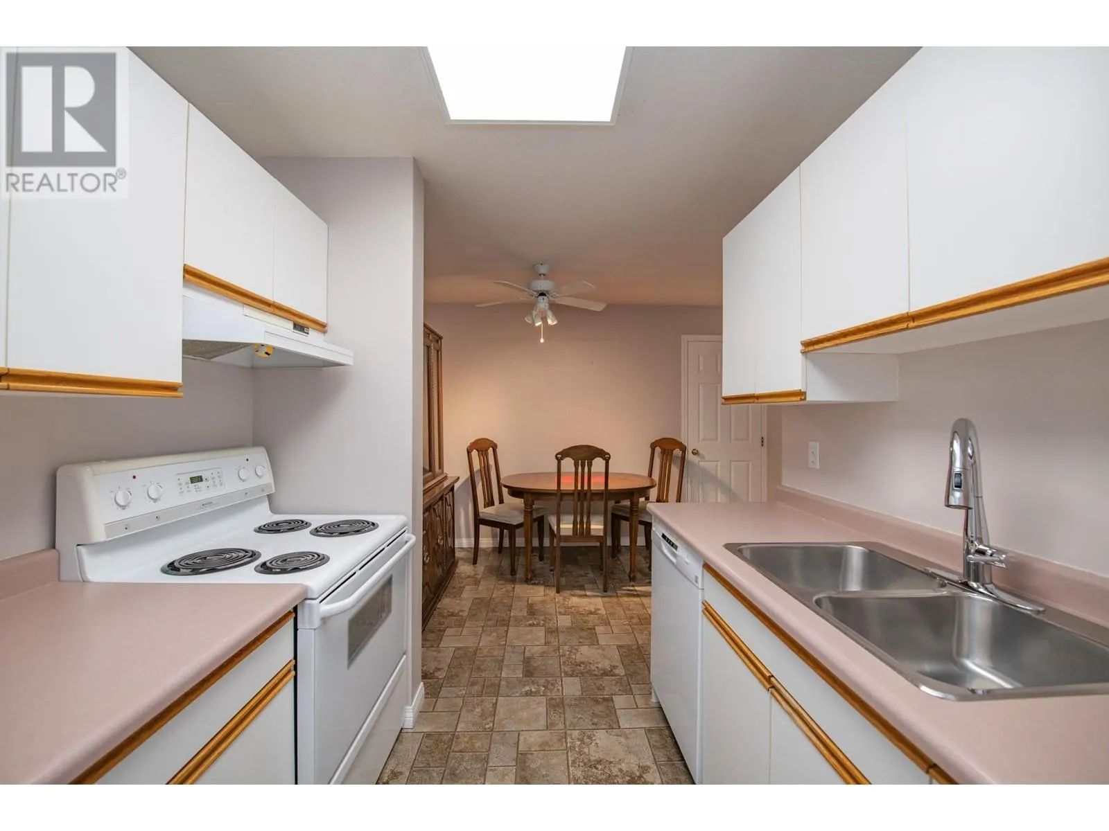 3609 30 Avenue Unit# 208
